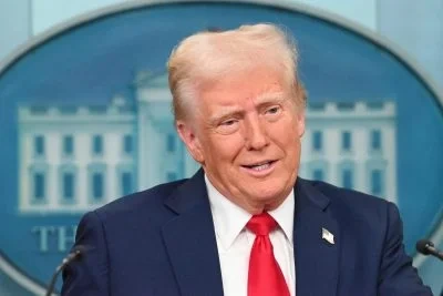 Трамп розповів про свої розмови з Путіним та Зеленським і сказав, що заважає закінчити війну