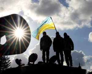 Зарплати до 460 тисяч і нові контракти: Україна запускає військову реформу