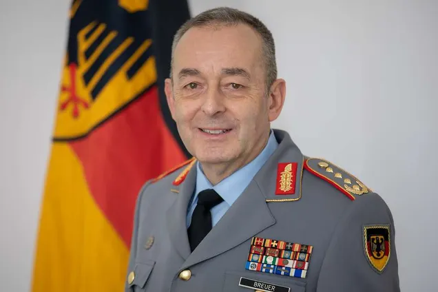portrait-generalinspekteur-breuer.jpg