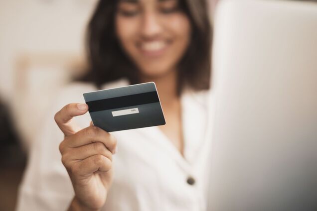 woman-hand-holding-credit-card.jpg