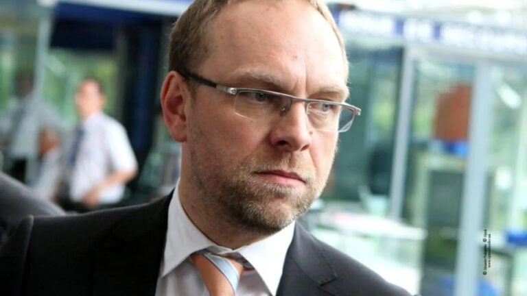 687e38bf27032-vlasenko_913