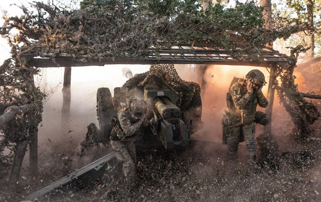viyskovi_strilyayut__artileriyska_ustanovka_d_30__napryamok_toretsk_donetska_oblast_lito__2024_r_gettyimages_2163893306_09ac462dffbda8c979541f5b1bb5b73c_650x410.jpg