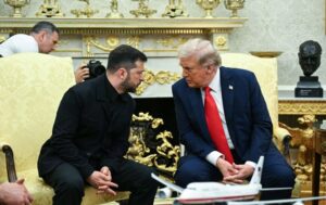zelenskiy_donald_tramp_18_serpnya_2025_r___gettyimages_2230138163_a7c966c2367532fb98fde880542a1d5e_650x410.jpg