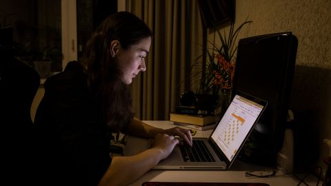 nemae_svitla_noutbuk_grafik_vidklyuchen_gettyimages_1244438287__1__6b9032ca398a4f960f447fa200cd2c4f_480x270