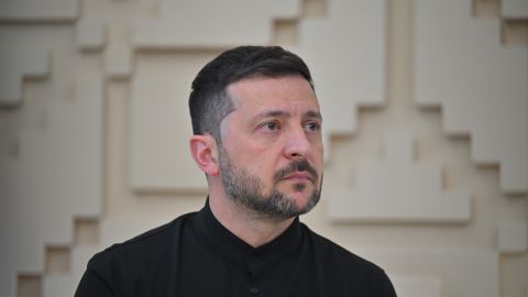 zelenskiy___gettyimages_2214586140__2__bdf8df4c0a3757e0bba89e0f32ca7f8c_480x270